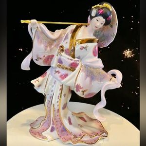 Bradford Exchange “HEAVENLY MAIDEN” Porcelain Geisha Figurine.